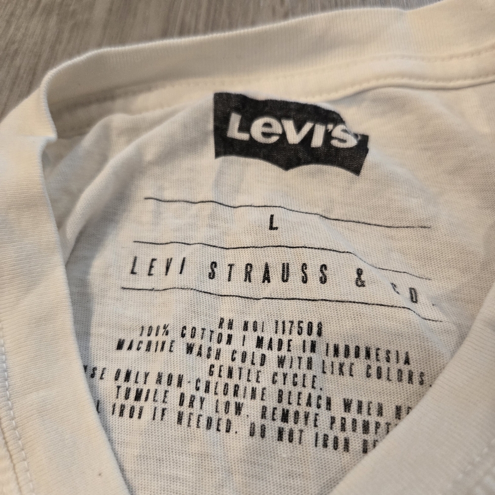 Levi's Mens Batwing Logo Cotton Graphic Tee Shirt NWT Size Large - Picture 3 of 3